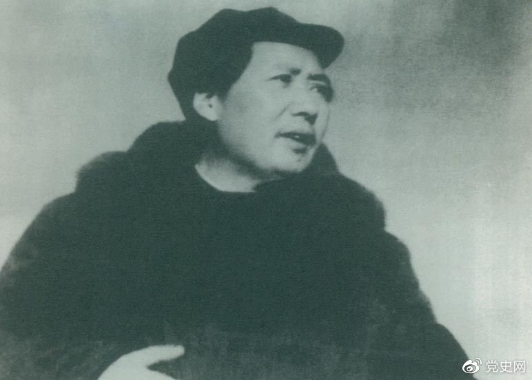 　　1949年3月23日，毛澤東率領(lǐng)中共中央機(jī)關(guān)離開西柏坡前往北平。出發(fā)時(shí)，他對(duì)周恩來(lái)說(shuō)，今天是進(jìn)京的日子，進(jìn)京趕考去。我們決不當(dāng)李自成，我們都希望考個(gè)好成績(jī)。