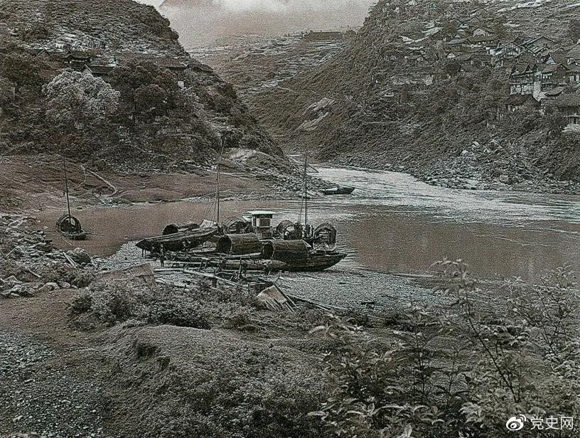 1935年3月21日至22日，紅一方面軍四渡赤水的渡口之一——二郎灘渡口。